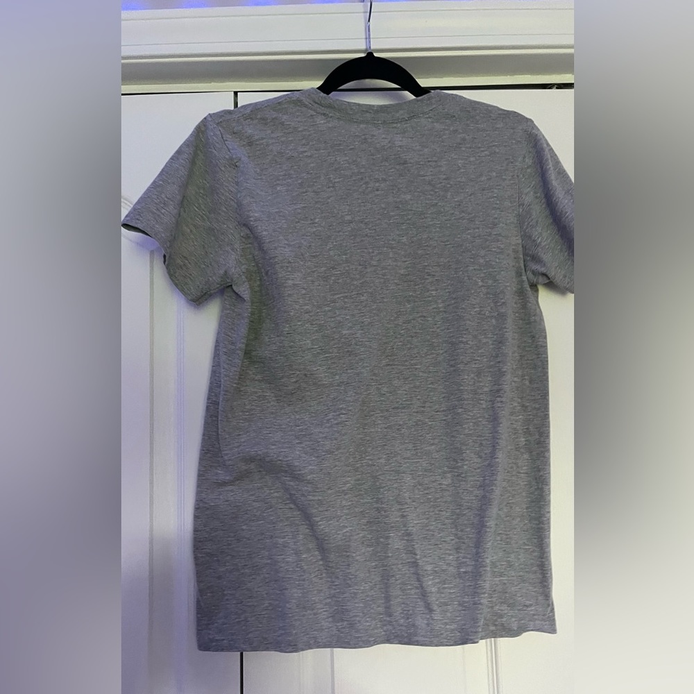Grey Gildan t-shirt - Picture 2 of 3